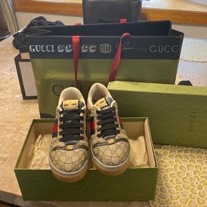 Mens Gucci sneakers excellent condition worn 3 times only bought in gucci Boston